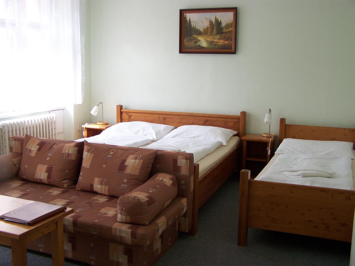 Hotel Pariz Jičín Værelse billede