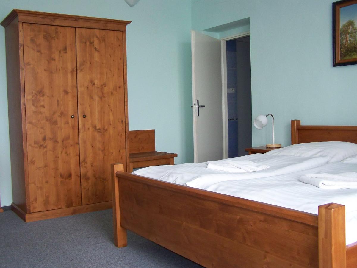 Hotel Pariz Jičín Værelse billede