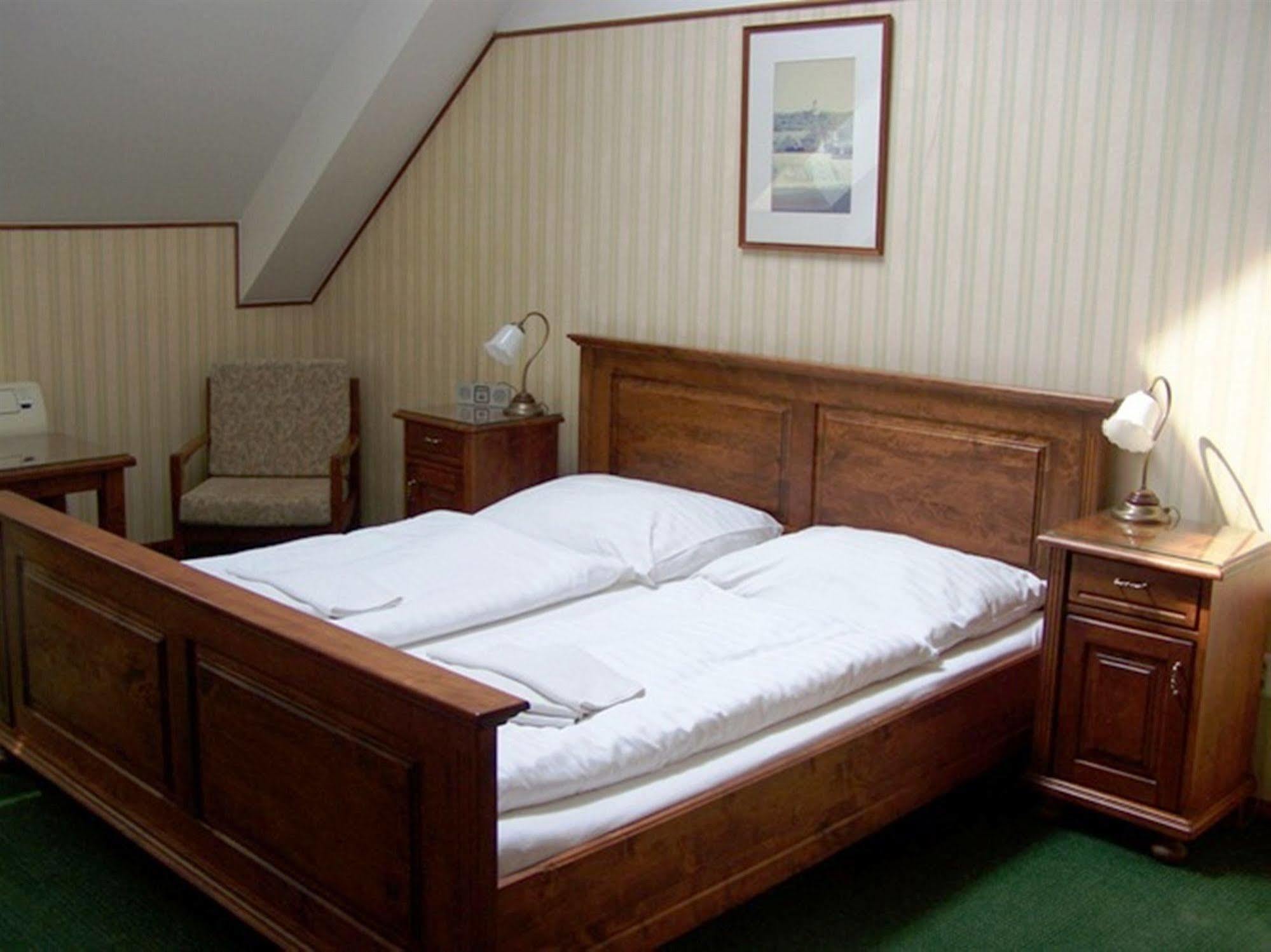 Hotel Pariz Jičín Eksteriør billede